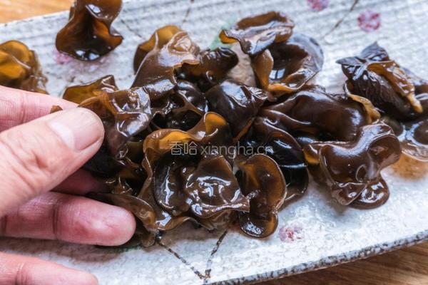 芹香山药片的做法图解1