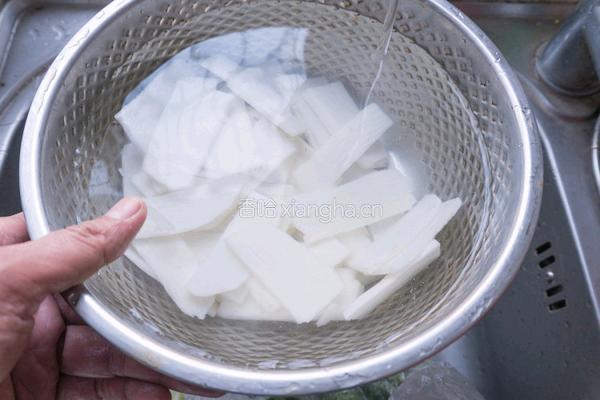 芹香山药片的做法图解3