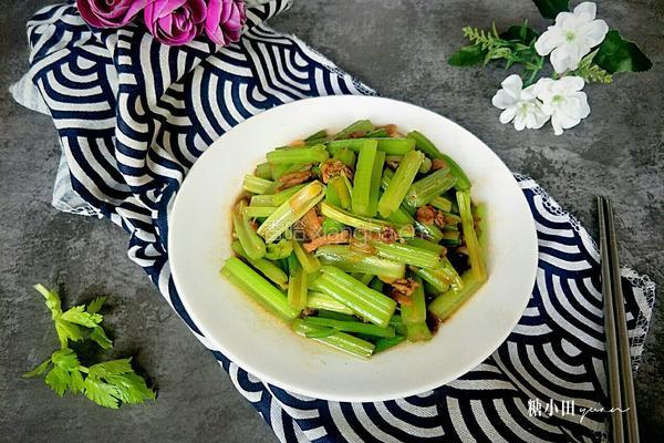 清炒芹菜的做法图解12