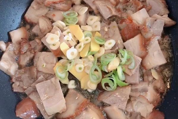 爆炒尖椒肘花肉的做法图解5