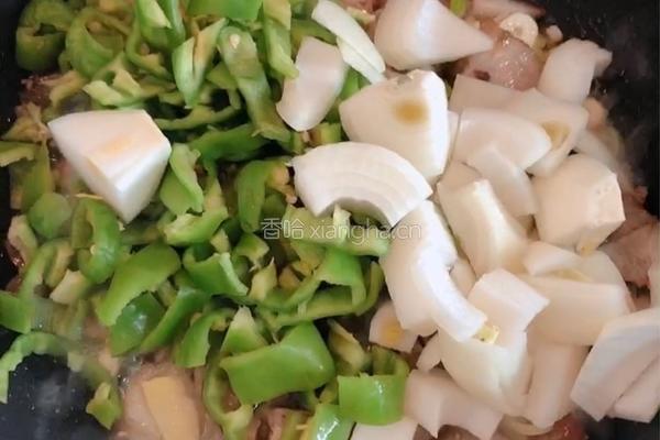 爆炒尖椒肘花肉的做法图解6