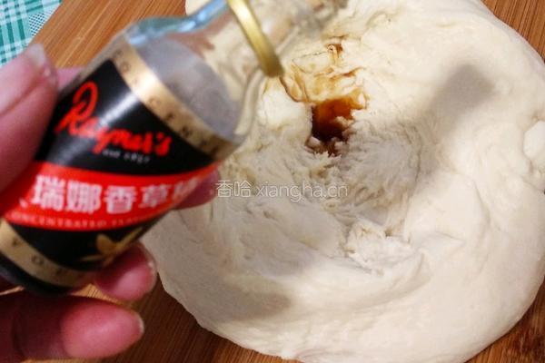豆沙面包的做法图解7