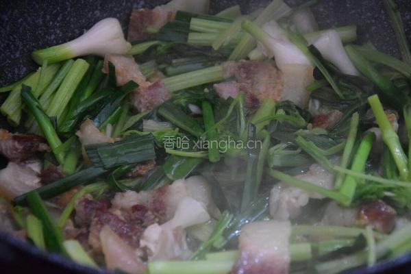 香芹蒜苗炒肉的做法图解3