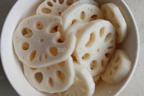凉拌莲藕的做法图解1