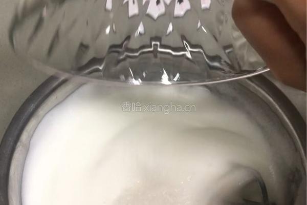 草莓小四蛋糕卷的做法图解6