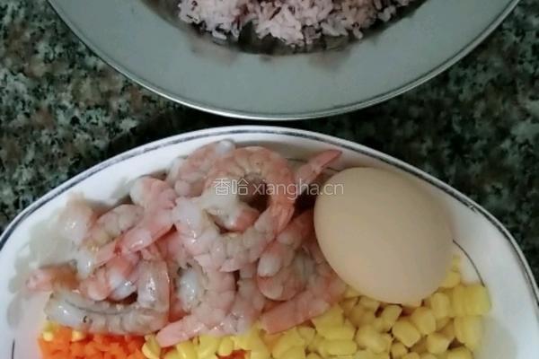 玉米虾仁蛋炒饭的做法图解1