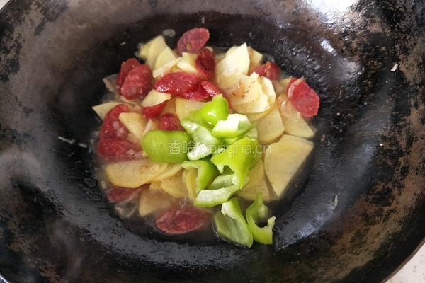 土豆片炒腊肠的做法图解13