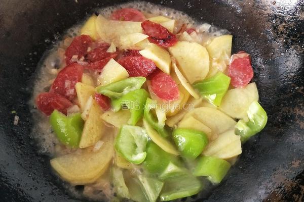 土豆片炒腊肠的做法图解14