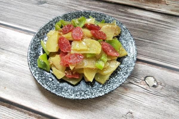 土豆片炒腊肠的做法图解18