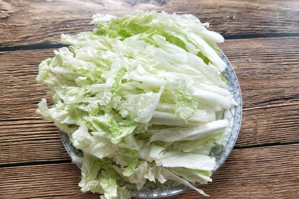 醋溜白菜丝的做法图解4