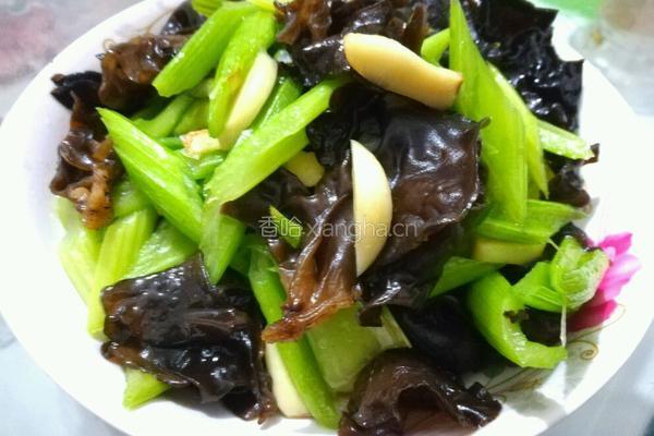 芹菜炒木耳的做法图解9