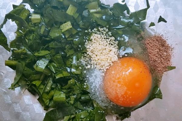 菠菜鸡蛋饼的做法图解2