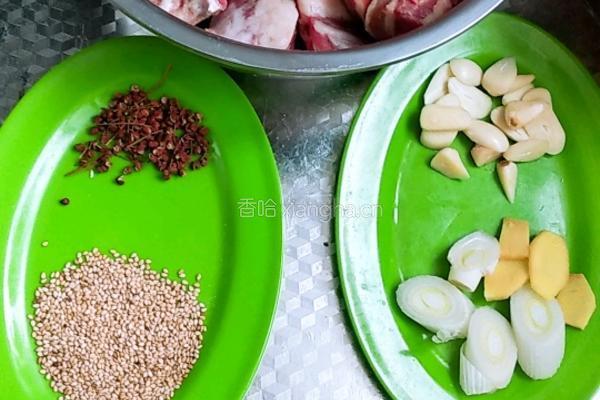 糖醋排骨的做法图解1
