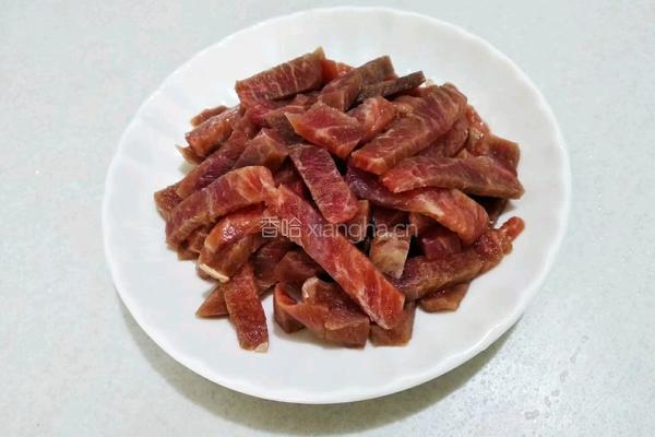 青椒胡萝卜炒牛排的做法图解3