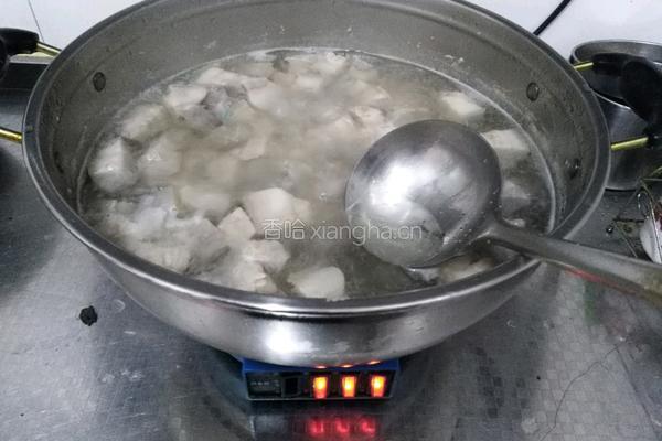 荔浦芋头红烧肉的做法图解2