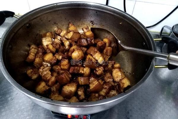 荔浦芋头红烧肉的做法图解4