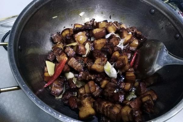 荔浦芋头红烧肉的做法图解5