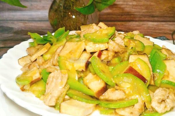 西葫芦熏豆腐干炒肉片的做法图解7