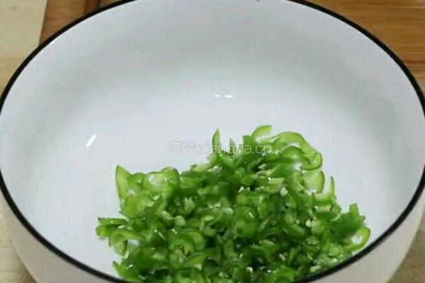 香辣早餐饼的做法图解1