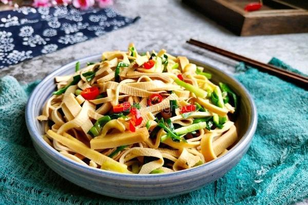 青蒜苗炒豆腐皮的做法图解9