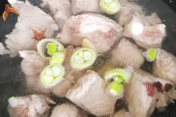海带排骨汤的做法图解4