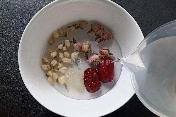 红枣玫瑰茉莉花茶的做法图解4