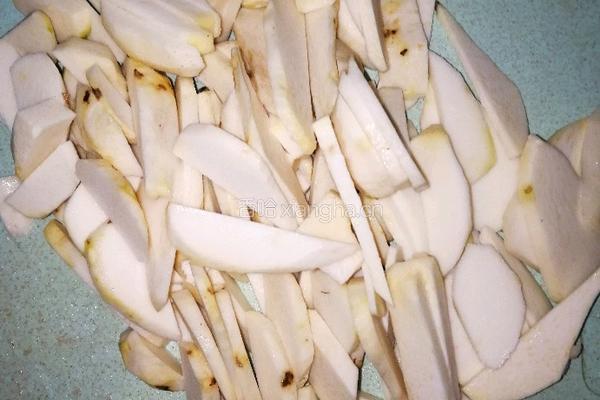 芋头肉片汤的做法图解2