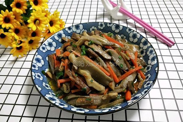 黑平菇炒香干