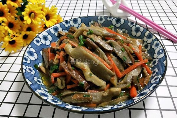 黑平菇炒香干的做法图解7