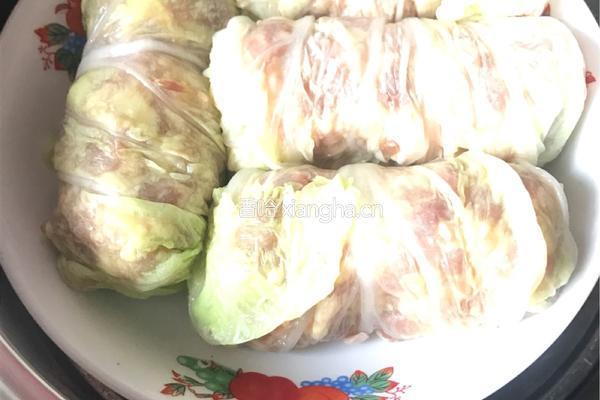蒸蒜蓉白菜肉卷的做法图解4