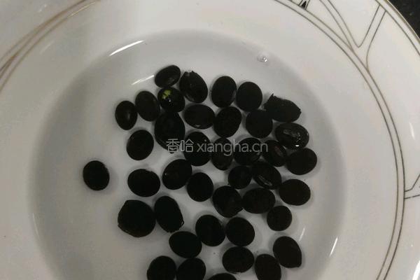 黑六宝山药粥的做法图解2