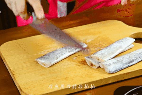 韩式辣炖刀鱼的做法图解2