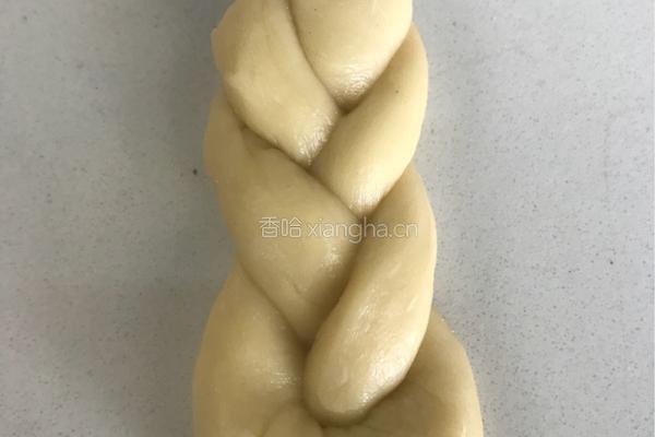 面包辫的手法（一辫单扣）的做法图解10
