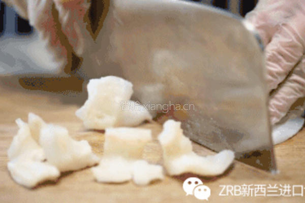 红枣枸杞小米新西兰花胶粥的做法图解1
