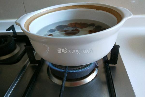 冰糖杏干桂圆茶的做法图解6