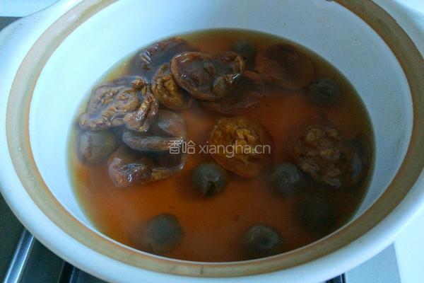 冰糖杏干桂圆茶的做法图解10