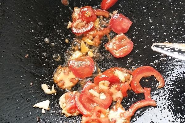 卷心菜胡萝卜炒面的做法图解3