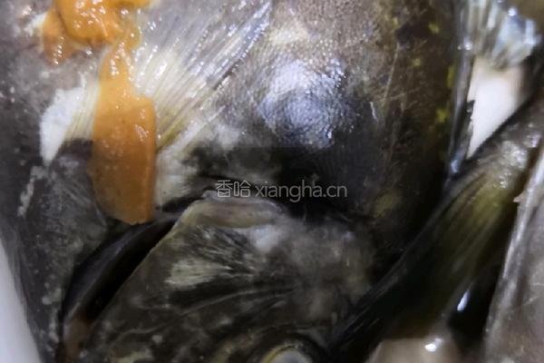 微波炉食谱 酸梅蒸娘哀鱼的做法图解3