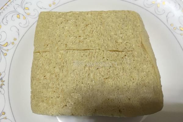 五花肉炖冻豆腐的做法图解3