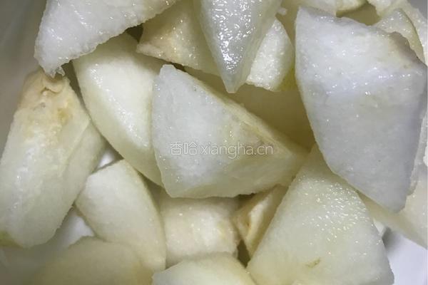 茨实银耳雪梨汤的做法图解2