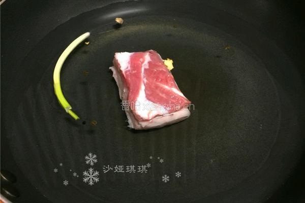 霍香竹笋小炒肉的做法图解2