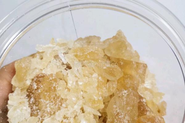 老冰糖雪燕牛奶的做法图解3
