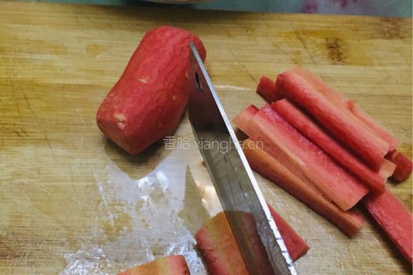 胭脂泡椒萝卜的做法图解2