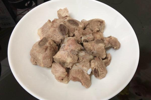 鱼胶鲍鱼排骨汤的做法图解2