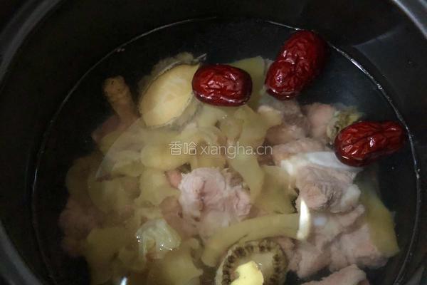 鱼胶鲍鱼排骨汤的做法图解5
