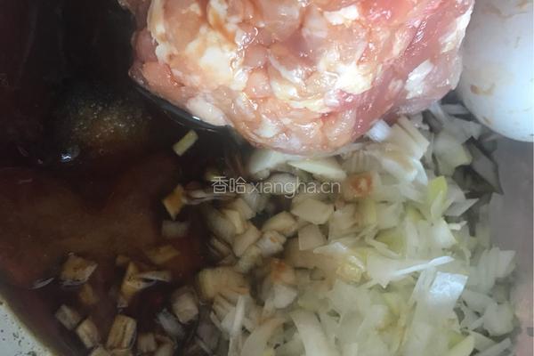 柳叶饺子的做法图解1