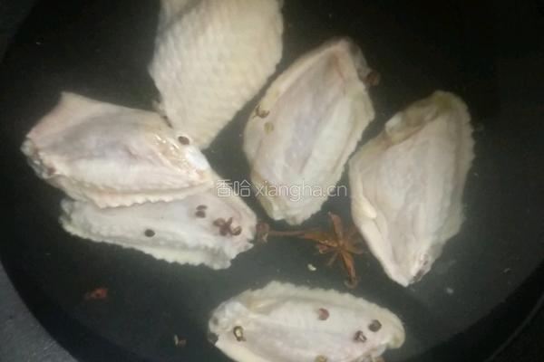 豉香酒酿鸡翅的做法图解1