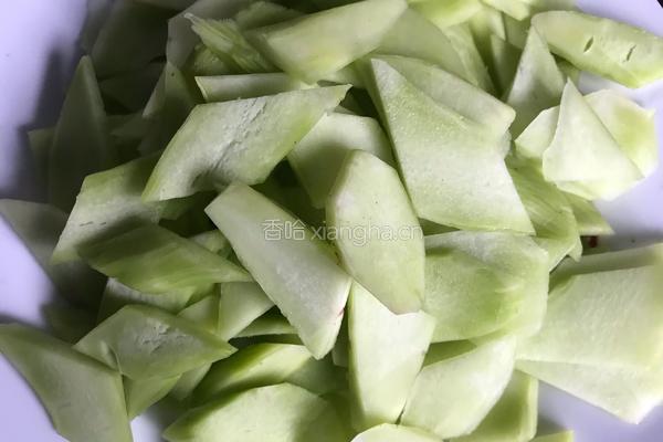 腊肉炒莴笋的做法图解3