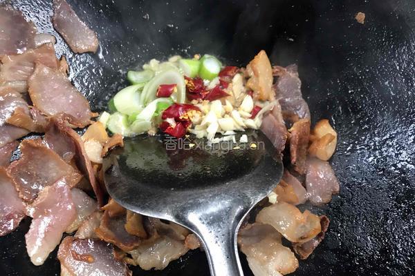腊肉炒莴笋的做法图解8