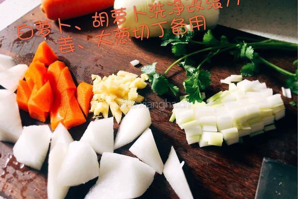 双色萝卜排骨汤的做法图解1